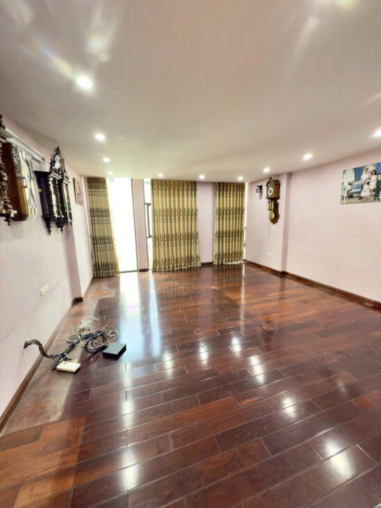 BÁN TOÀ MẶT PHỐ THỊNH QUANG, ĐỐNG ĐA – 93M² x 9T THANG MÁY – VỈA HÈ RỘNG – GIÁ 39 TỶ