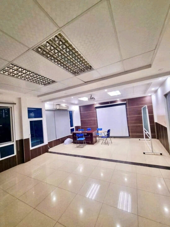 BÁN TÒA NHÀ VP HOÀNG CẦU, ĐỐNG ĐA – 112M x 9T THANG MÁY – Ô TÔ TRÁNH – KINH DOANH