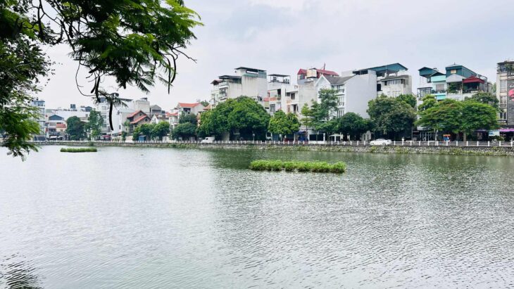 bán nhà lô góc mặt phố Long Biên, 100m x 7 tầng, mặt tiền 5.8m, view hồ, ôtô tránh, kinh doanh