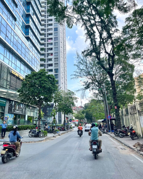 BÁN TÒA NHÀ MẶT PHỐ PHÙNG CHÍ KIÊN, CẦU GIẤY – 270M² x 9T CÓ HẦM – MT 11M – DT 5.5 TỶ/NĂM