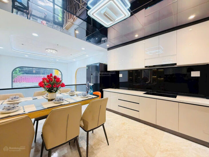 Bán nhà đẹp Hẻm VIP Quang Trung – có Thang máy – Giá bán: 8.65 tỷ Ngang 4m dài 10.68m XD 5 Tầng