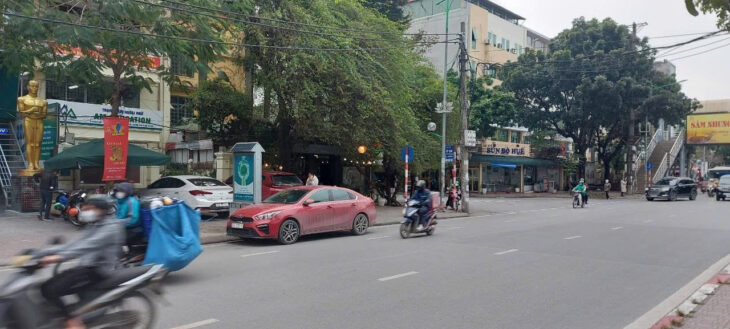 BÁN TÒA NHÀ MẶT PHỐ HOÀNG QUỐC VIỆT – 200M² x 6T THANG MÁY – DT 1.6 TỶ/NĂM – GIÁ 89 TỶ