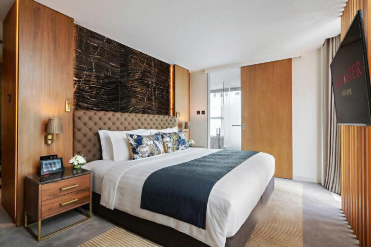 (DÒNG TIỀN 300TR/TH) BÁN TÒA NHÀ MẶT PHỐ DỊCH VỌNG HẬU – 300M² x 10T CÓ HẦM – GIÁ 178 TỶ