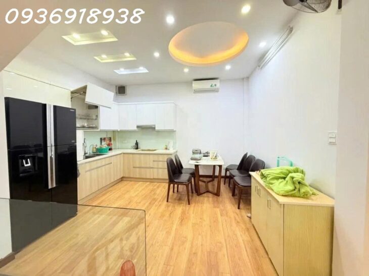 Chỉ 19 tỷ-gara ô tô-phân lô VIP nhất Hoàng Quốc Việt, Cầu Giấy, HN