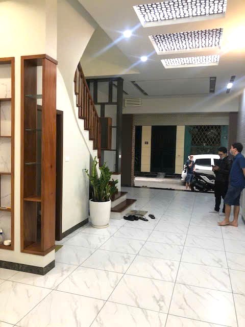 Cho Thuê NR, Doãn Kế Thiện, Cầu Giấy, 50m2 x 5T, Oto tránh vỉa hè, KD VP, nhà mới, 20tr