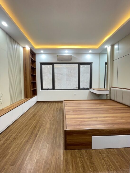 Bán nhà phố Khương Trung- Nhà mới, ở ngay- Ngõ thẳng tắp- 30m2