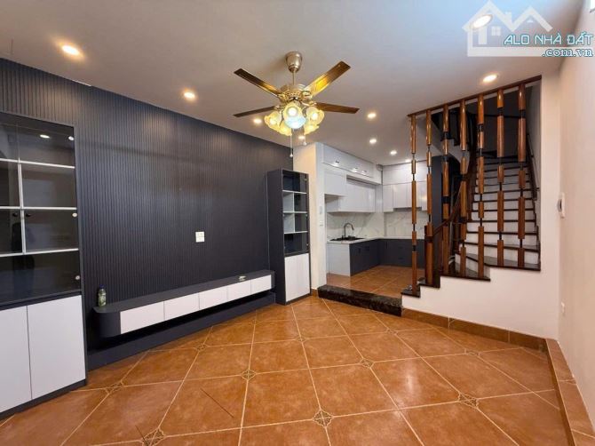 BÁN NHÀ NGUYỄN KHANG — YÊN HOÀ — CẦU GIẤY. DT 32m² 5 TẦNG MẶT 4.2M GIÁ 10.8 TỶ