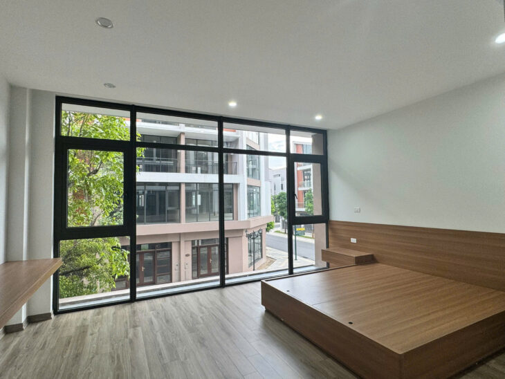 Chính chủ bán liền kề 70m thang máy Full đồ đẹp 5 sao Vinocen2