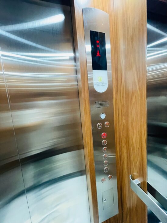 Bán nhà Mới đẹp Phố Linh Quang,Đống Đa 60m/ 7T Thang máy 15 Tỷ, mới đẹp view Hồ