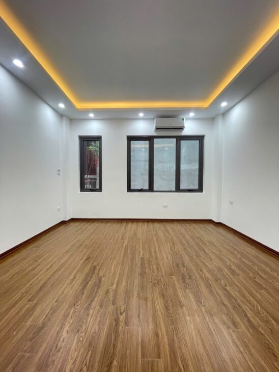 Bán nhà phố Khương Trung- Nhà mới, ở ngay- Ngõ thẳng tắp- 30m2