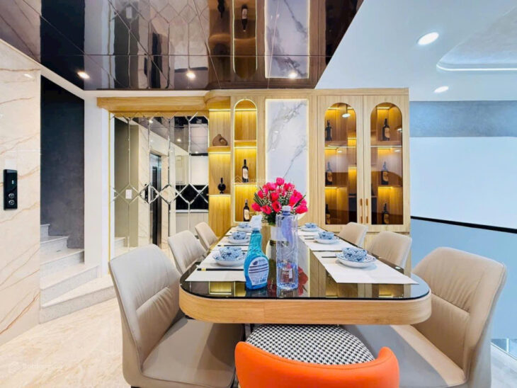 Bán nhà đẹp Hẻm VIP Quang Trung – có Thang máy – Giá bán: 8.65 tỷ Ngang 4m dài 10.68m XD 5 Tầng