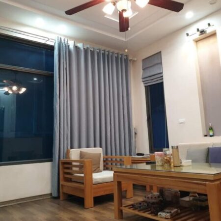 Nhà Thụy Phương – 37m² x 5 tầng – ô tô đỗ cửa – gần chợ Kẻ Vẽ – giá 7,5 tỷ