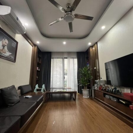 Nhà Thụy Phương – 32m² x 5 tầng – 10m ra ô tô – cách chợ Kẻ Vẽ 100m – giá 6,4 tỷ