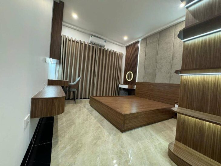 CỔ NHUẾ – 53M2, 6 TẦNG, MT 3.5 M – FULL ĐỒ – THANG MÁY -12.5T- Ở NGAY