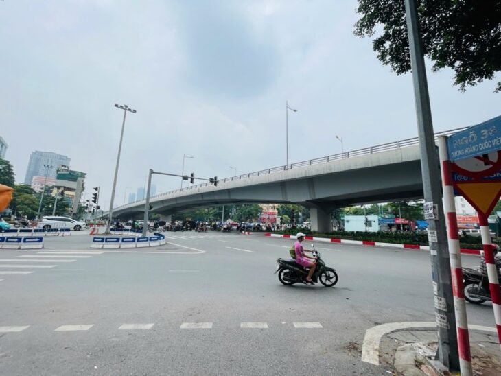 Bán nhà Hoàng Quốc Việt, Cầu Giấy, 35m2, 4 tầng, Mt 6.7m, chỉ 17.2 tỷ