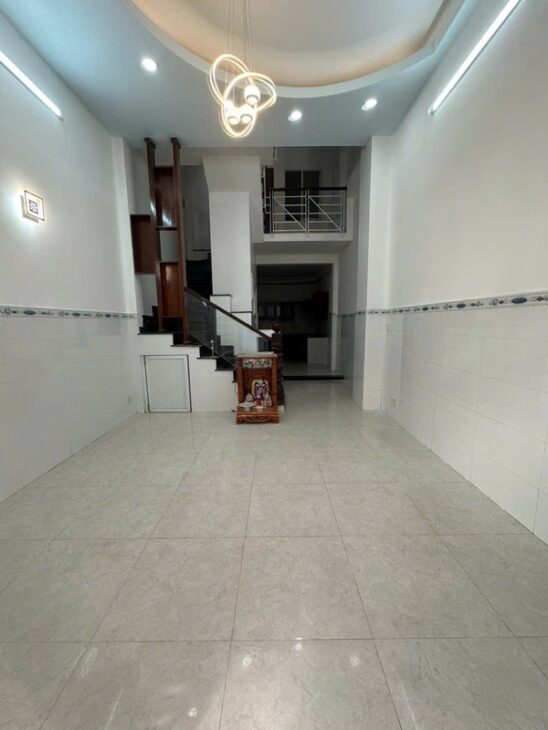 🏡 BÁN NHÀ CUỐI ĐƯỜNG TÊN LỬA, 35M², 3 TẦNG, NHỈNH 3 TỶ – HẺM THÔNG THOÁNG, NHÀ CÓ HẦM XE