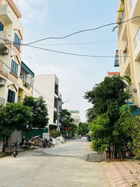 CẦN BÁN 50M ĐẤT ĐG ĐÒNG SẬY, ĐAN PHƯỢNG, HÀ NỘI. CƠ SỞ HẠ TẦNG ĐỒNG BỘ, DÂN CƯ ĐÔNG ĐÚC, SẦM UẤT,