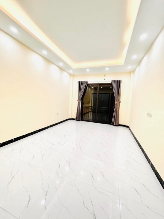 BÁN NHÀ 5 TẦNG, 3 PHÒNG NGỦ, NGỌC THỤY – LONG BIÊN – GIÁ 6.350 TỶ – SỔ ĐỎ