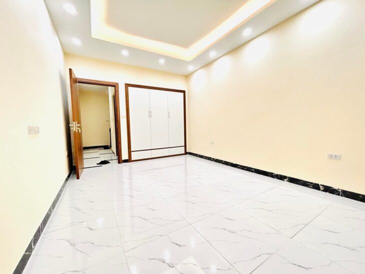 BÁN NHÀ 5 TẦNG, 3 PHÒNG NGỦ, NGỌC THỤY – LONG BIÊN – GIÁ 6.350 TỶ – SỔ ĐỎ