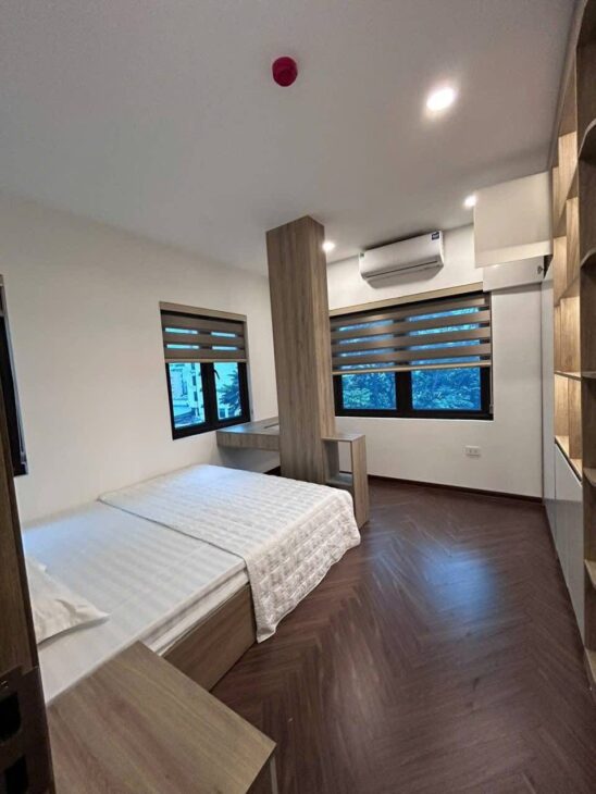 Tòa Apartment (Căn Hộ Dịch Vụ)-Lô Góc Hoàng Quốc Việt 73/110mx9Tầng,MT 6.6m 48.8 Tỷ