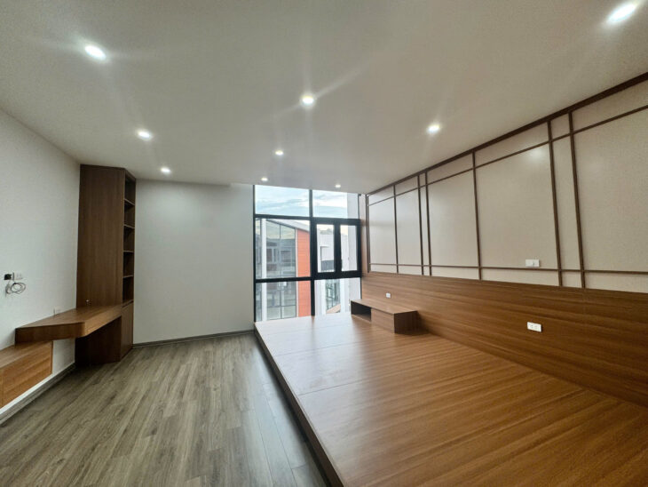 Chính chủ bán liền kề 70m thang máy Full đồ đẹp 5 sao Vinocen2