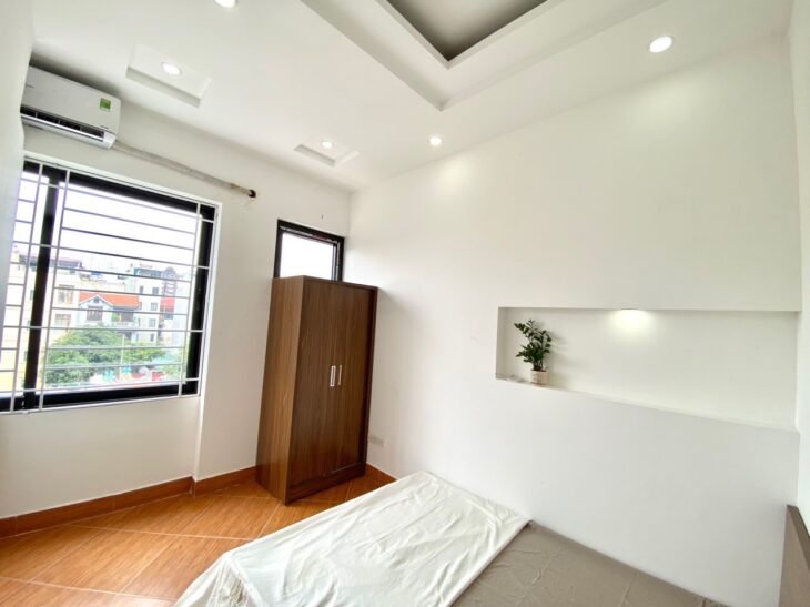 Cho thuê 2PN 1PK cực đẹp, cửa sổ thoáng giá rẻ Ngõ 191 Phạm Văn Đồng