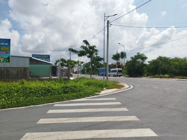 Bán Đất Thổ Cư Mặt Tiền Đường Chính KDC Phú Thuận DT 83m2, Sổ Hồng, Giá 1.65 Tỷ.