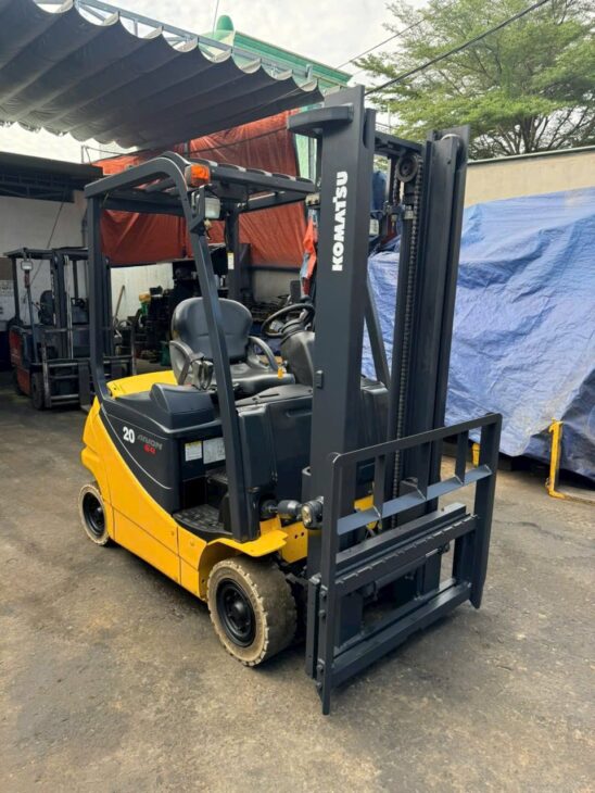 Bán Hoặc Cho Thuê Xe Nâng Dầu Komatsu 2.0 Tấn