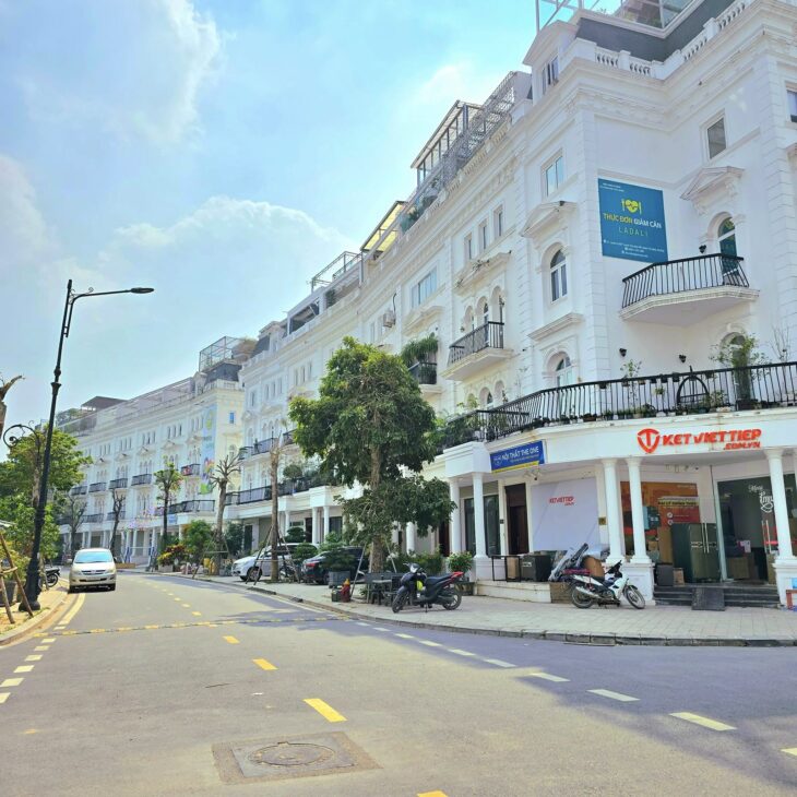 Bán liền kề Louis Đại Mỗ, 105m2, 5 tầng, sau lưng vườn hoa, sổ đỏ chính chủ
