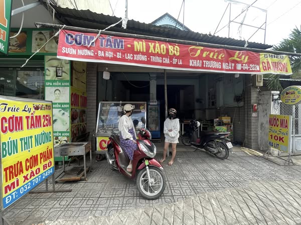 Quận 12 ! Nhanh còn ! SANG QUÁN CƠM MT GIỮA 2 TRƯỜNG HỌC VÀ ĐƯỜNG CỰC ĐÔNG SẦM UẤT, Tel :