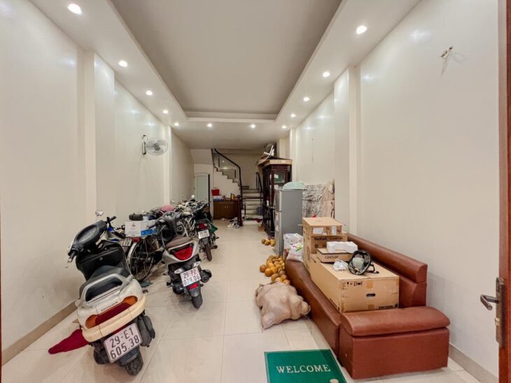 Cho thuê liền kề Trung Kính, 70m2, 5 tầng, ô tô đỗ cửa, làm văn phòng, spa