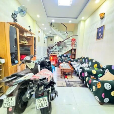 ĐƯỜNG SỐ TÂN QUY, NHÀ 2 TẦNG, 38M2, 3 PHÒNG NGỦ, SỔ HỒNG RIÊNG, SÂN ĐỂ XE RÔNG RÃI, 3 TỶ