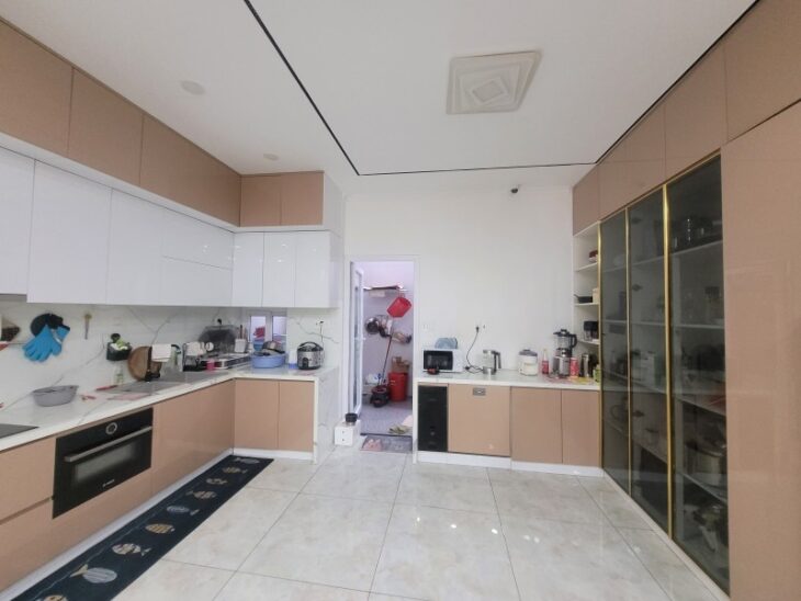 Bán nhà 90m², 3 tầng, DT 90 m2, 4PN, 5WC, Q.9, Giá 9,05 tỷ, sổ hồng