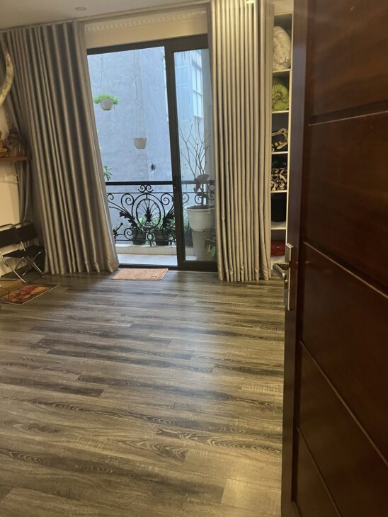 BÁN NHÀ ĐẸP NGÕ 59 PHỐ QUAN HOA – 61M2 – SÂN RỘNG – Ở NGAY – GIÁ CHỈ 15 TỶ