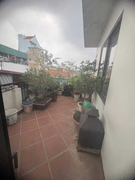 BÁN NHÀ ĐẸP NGÕ 59 PHỐ QUAN HOA – 61M2 – SÂN RỘNG – Ở NGAY – GIÁ CHỈ 15 TỶ