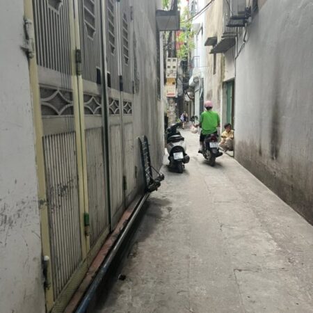 BÁN NHÀ ĐẸP NGÕ 59 PHỐ QUAN HOA – 61M2 – SÂN RỘNG – Ở NGAY – GIÁ CHỈ 15 TỶ