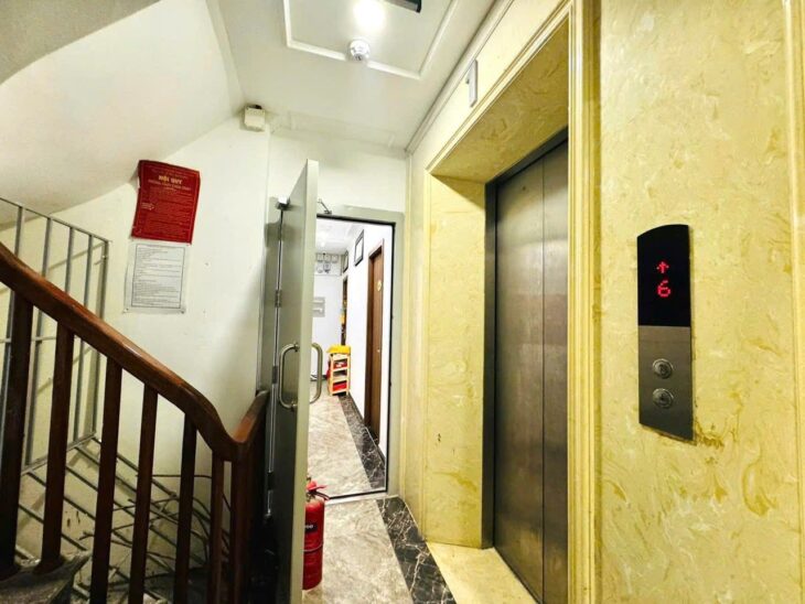 BÁN TÒA APARTMENT VÕ CHÍ CÔNG, TÂY HỒ – DÒNG TIỀN 5 TỶ/NĂM – LÔ GÓC 176M² x 9T CÓ HẦM