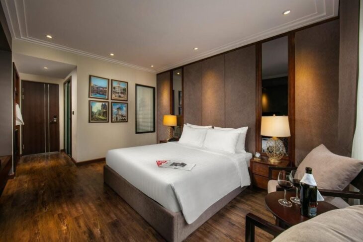 BÁN TÒA KHÁCH SẠN PHỐ TRẦN THÁI TÔNG – DÒNG TIỀN 180TR/TH – 127M² x 8T CÓ HẦM – MT 8M