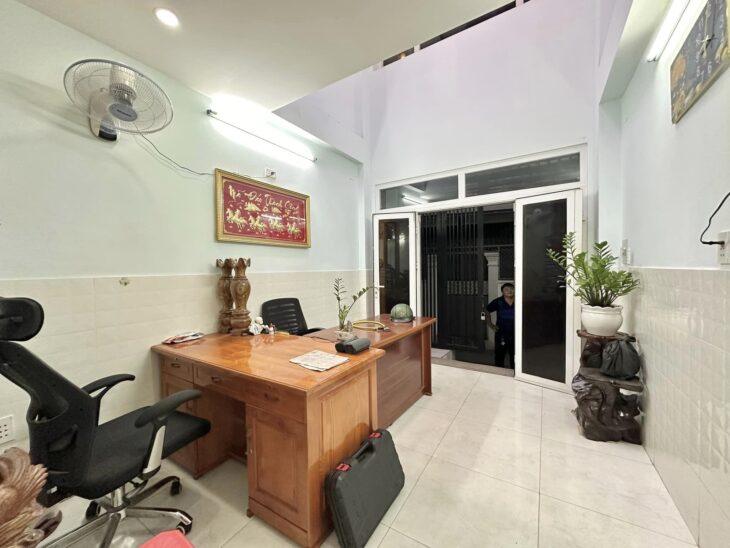 Bán căn nhà mặt phố vượng khí giữa lòng Long Biên – Cơ hội đầu tư