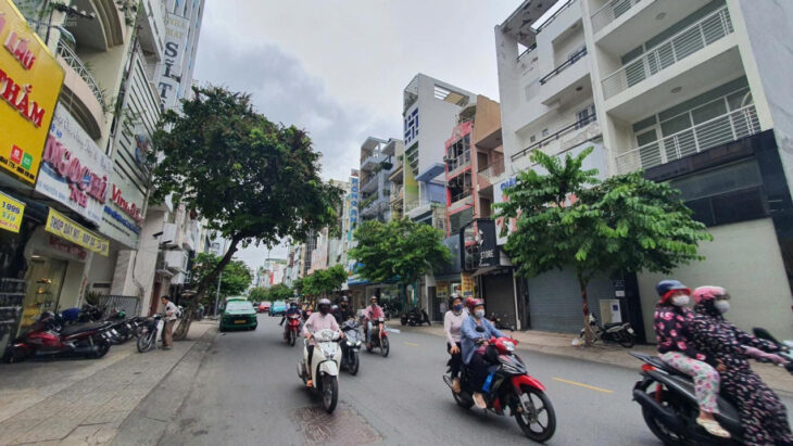 Cho thuê 523 – 525 – 527 Nguyễn Đình Chiểu, P2, Q3. DT: 9.5×21.25m. NH: 12.8m. Đất trống