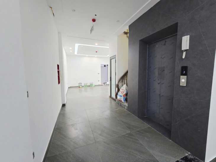 BÁN NHÀ HOÀNG QUỐC VIỆT, CẦU GIẤY – 65M² x 7T THANG MÁY – Ô TÔ TRÁNH – KINH DOANH