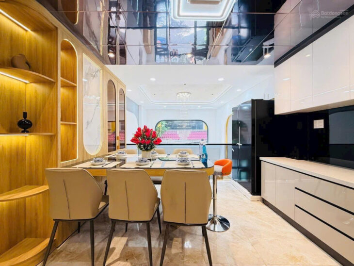 Bán nhà đẹp Hẻm VIP Quang Trung – có Thang máy – Giá bán: 8.65 tỷ Ngang 4m dài 10.68m XD 5 Tầng