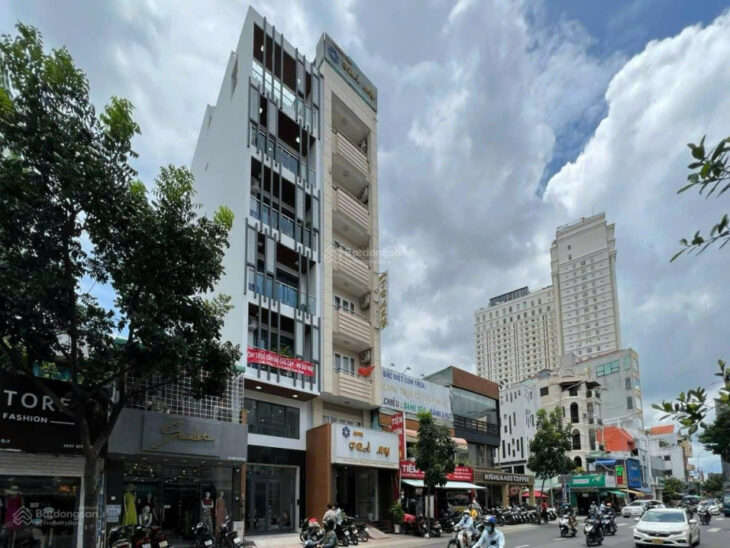 Bán nhà mặt tiền Lý Chính Thắng, Quận 3 – 114m² (4.2x27m), 8 tầng, thang máy, HĐ thuê 5 năm, Giá 45