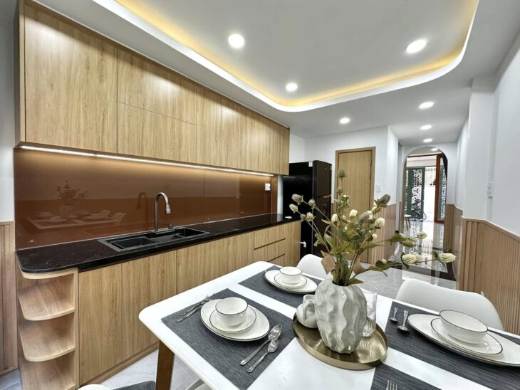 BÁN NHÀ ĐẸP NGÕ 548 NGUYỄN VĂN CỪ, VỊ TRÍ ĐẸP, GIÁ TỐT