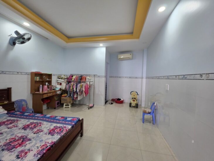 Bán nhà mặt phố Q.2, 78m², 4 tầng, 8.15 tỷ, sổ hồng
