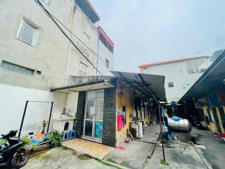 Mặt phố Dịch Vọng, 500m2, hiện trạng cấp 4 – Mặt tiền 8m – Giá chào 200 tỷ