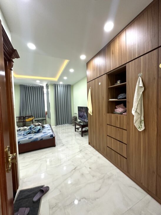 Bán nhà Hiệp Bình Chánh, DT 92 m2, 3 tầng, sổ hồng. Giá 7,75 tỷ