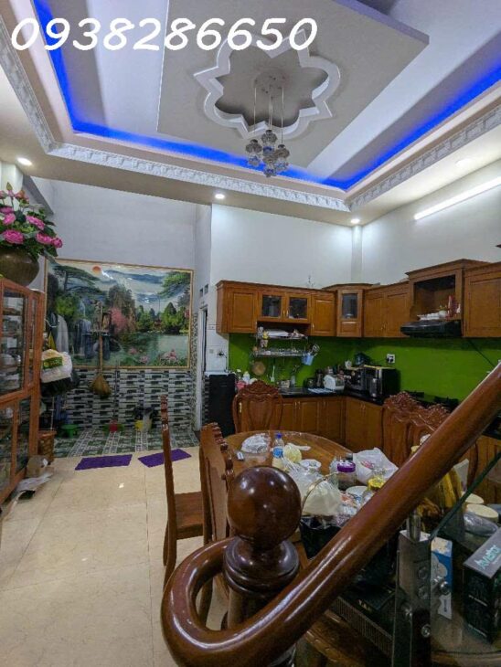 Nhà đẹp khu phân lô, hẻm nhựa 8m 1 sẹc sát mặt tiền* Ngang 5 x 17,5m gồm 1 trệt 2 tầng sân thượng