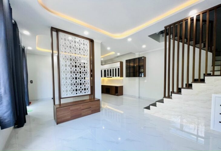Bán nhà 61m2, 4PN, 4WC, 3 tầng, Q.2, 6.99 tỷ, sổ hồng