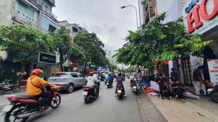 Cho thuê 523 – 525 – 527 Nguyễn Đình Chiểu, P2, Q3. DT: 9.5×21.25m. NH: 12.8m. Đất trống